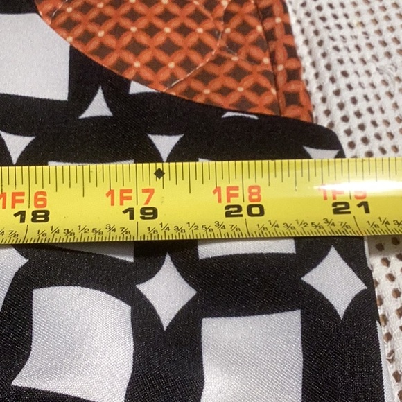 Studio I Classic Black & White MIDI dress. - Picture 15 of 16